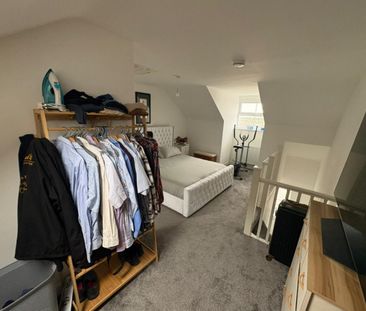 3 bed Town House - To Let - Photo 6
