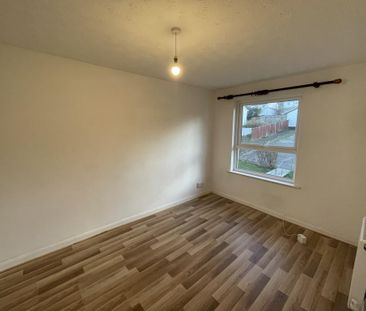 3 bedroom end of terrace house to rent - Photo 5