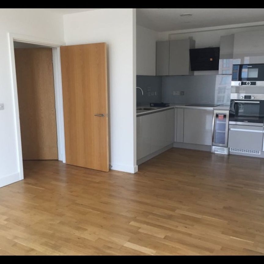 Room in a Shared Flat, Station Road, SE13 - Photo 1