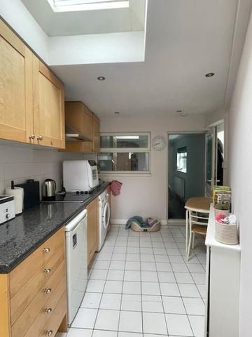 Charming Weekday Studio Flat with Private Entrance - Photo 3