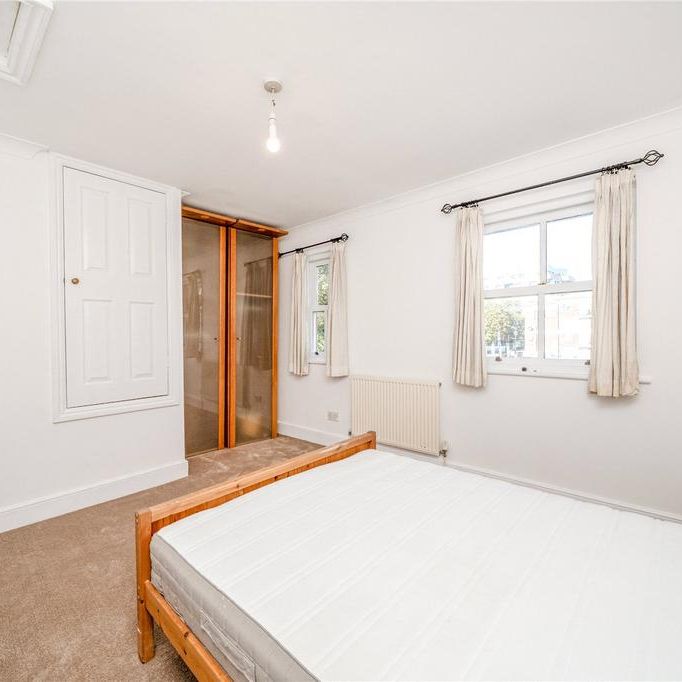 2 bedroom end of terrace house to rent - Photo 1