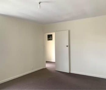 Beautiful 4 Bedroom House in Mt Roskill - Photo 3