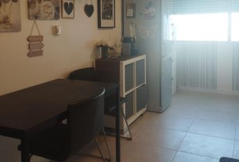 Alugo quarto em Linda a Velha ao lado da Carris