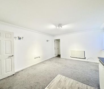 2 bedroom ground floor flat to rent - Photo 1