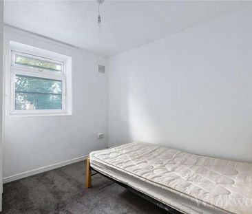 Juniper House, Pomeroy Street, London, SE14 - Photo 5