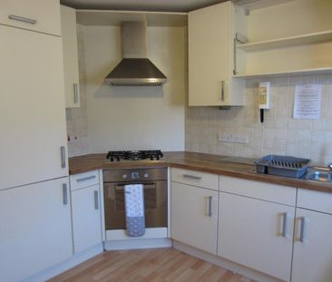 3 bedroom terraced house to rent - Photo 6