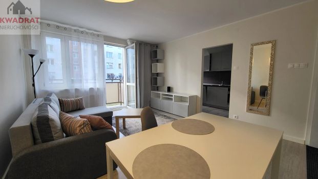 Wyposażone mieszkanie z balkonem - parter w bloku - Фото 1