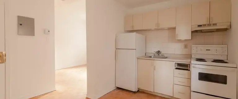 539 Prince-Arthur west | 539 Prince-Arthur west, Montreal - Photo 1
