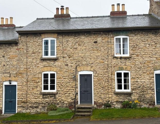 2 bedroom terraced house to rent - Photo 1