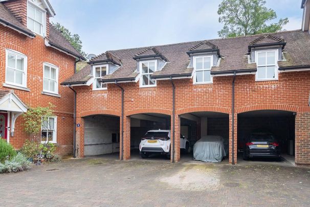 2 bedroom maisonette to rent - Photo 1