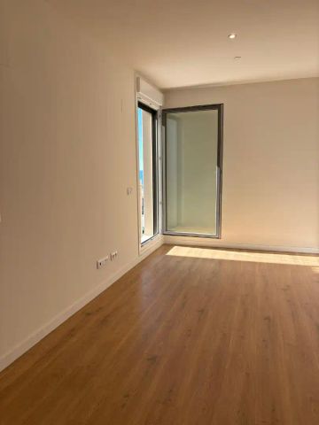 Piso de alquiler en Ronda Barceló, Eixample - Photo 3