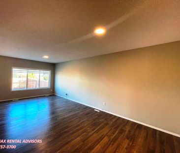 BEAUTIFUL UPGRADED 4 BED, 2.5 BATH, 2 STOREY SF HOME W/ MAIN FLOOR ... - Photo 3