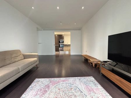 2 bedroom flat in 84 Alie Street - Photo 5