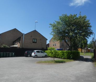 2 bedroom terraced house to rent - Photo 4