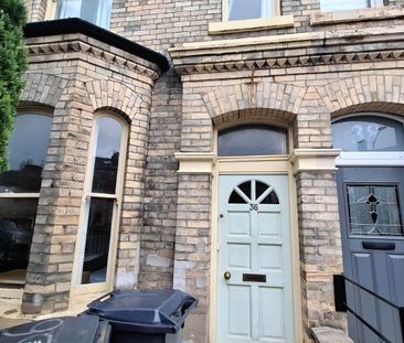 6 bedroom property to rent - Photo 1