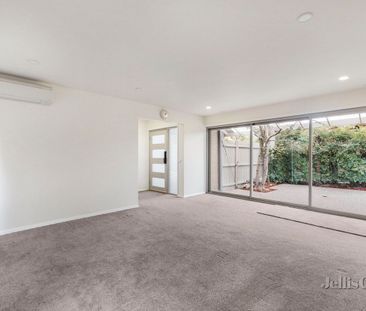 24 Erica Ave, Glen Iris - Photo 4
