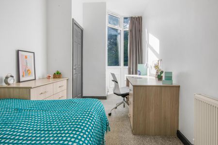 15 HYDE PARK TERRACE Leeds - LS6 1BJ - Photo 3