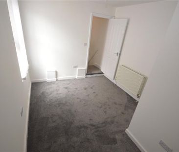 3 bedroom end of terrace house to rent - Photo 5