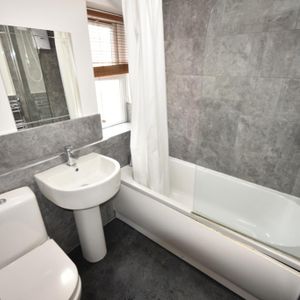 5 bedroom maisonette to rent - Photo 3