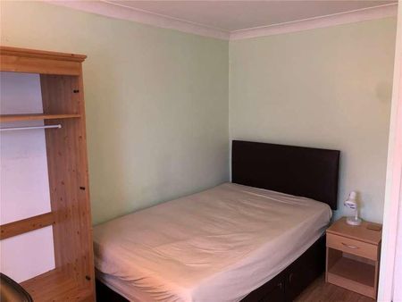 Curtis Mead, Portsmouth, Hampshire, PO2 - Photo 2