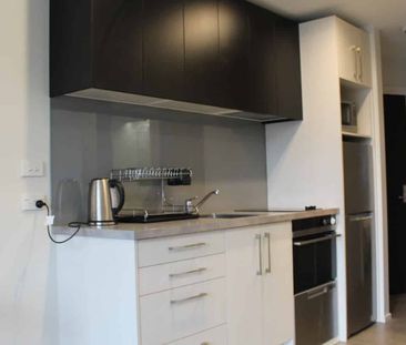 Stylish City Centre Apartment - Fully Furnished - Photo 1