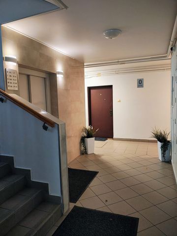 Ciche mieszkanie z 2 miejscami parkingowymi - Zdjęcie 3