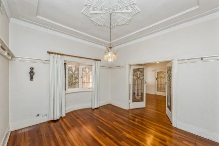 Character & Convenience - Photo 4