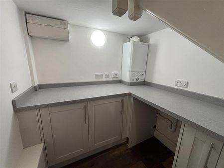 1 BED Coach House To rent - Photo 5