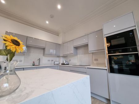 1 Bed Student Accommodation - Photo 2