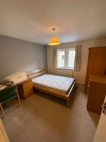 4 bedroom flat to rent - Photo 4