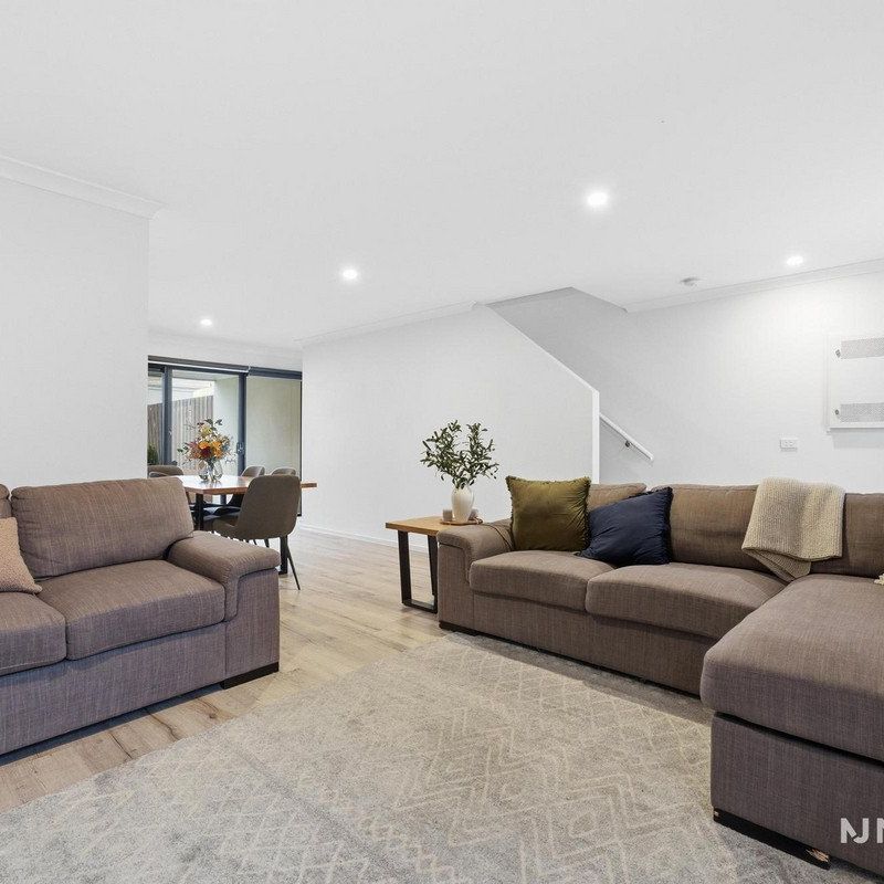 4 Yeoman Lane, CHIRNSIDE PARK - Photo 1