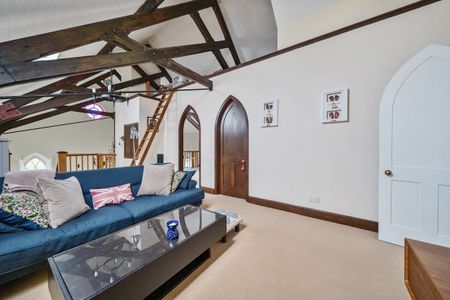 5 bedroom detached house to rent - Photo 4