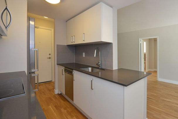 99 Tyndall Avenue - Photo 1