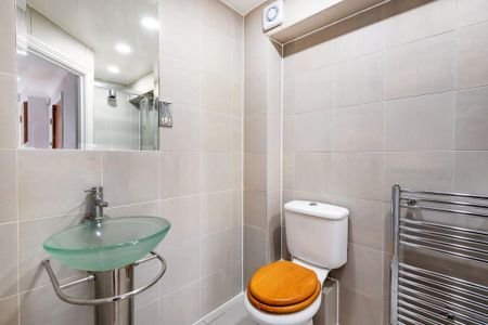 2 bedroom flat to rent - Photo 5