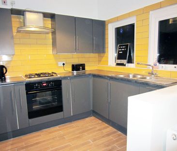 5 Bed Terraced House, Thornycroft Road, L15 - Photo 4