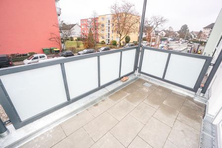 Schöne 3-Zi.-Wohnung mit großem Balkon, moderner Küche, Aufzug, Tiefgarage & XXL-Dusche - Foto 5