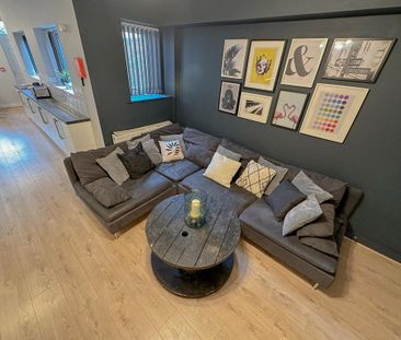 6 bedroom terraced house to rent - Photo 5