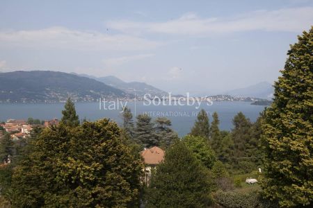 Incantevole villa d'epoca con vista sul Lago Maggiore - Photo 3