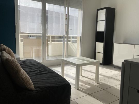 Location Appartement 2 pièces Meublé 31m² BRUGES 33520 - Photo 1