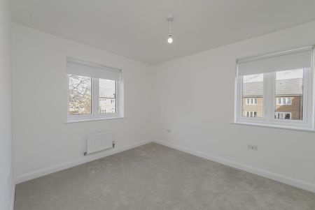 3 bedroom semi-detached house to rent - Photo 5