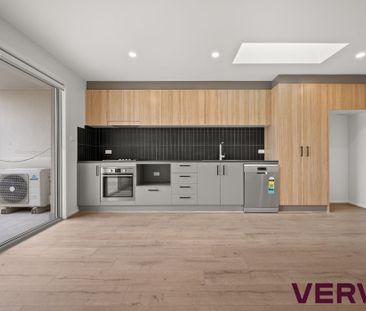 STYLISH ONE-BEDROOM APARTMENT - Photo 3