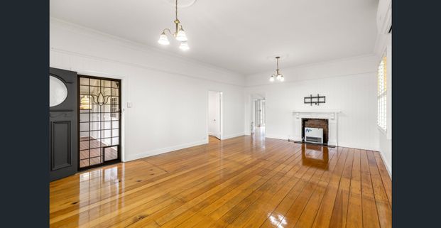 Beautiful Home in the Heart of East Toowoomba - Photo 1