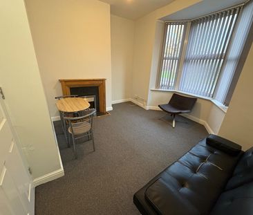 2 Bed Terraced House, Recreation Terrace, LS11 - Photo 1