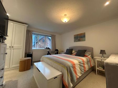 3 bedroom detached house to rent - Photo 2