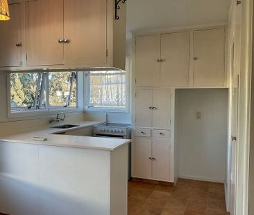 Near Memorial Ave, 5min walk to Burnside High - Photo 4