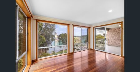 Spacious Family Home with Stunning Water Views - Photo 3