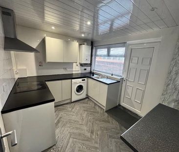 3 bedroom terraced house to rent - Photo 6