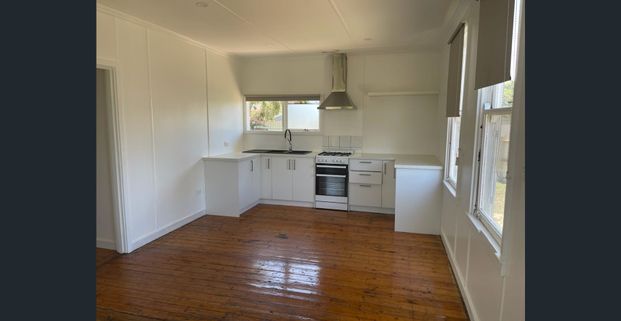 North Family Home - Close to GV Health - Photo 1