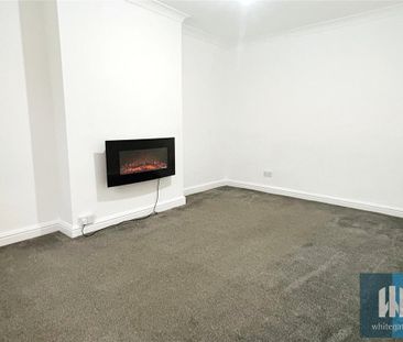 2 bedroom end of terrace house to rent - Photo 2