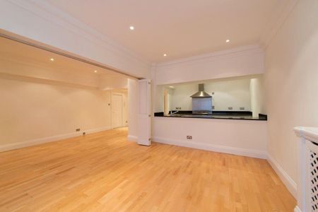 A modern apartment with access to communal gardens. - Photo 3